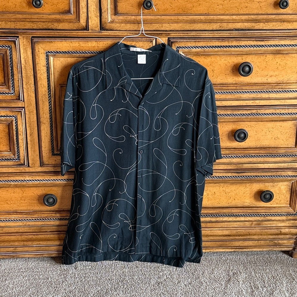 Black Perry Ellis Short Sleeve Shirt with Swirl Pattern